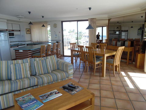 Coolum Caprice - Flights 12