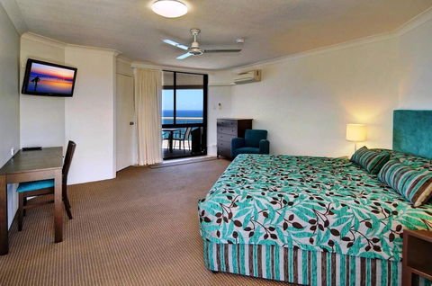 Coolum Caprice - Flights 33