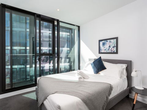 Hostrelax Residences On Alfred - Flights 42
