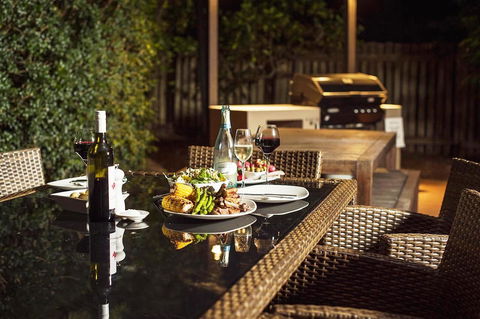 At The Sound Noosa Motel - Flights 9