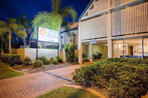 At The Sound Noosa Motel - Flights 18