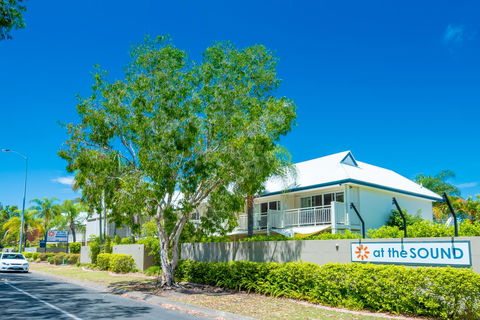 At The Sound Noosa Motel - Flights 20