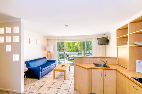 At The Sound Noosa Motel - Flights 25