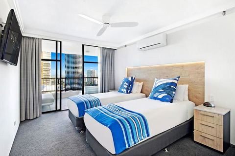 ULTIQA Beach Haven On Broadbeach - Flights 4