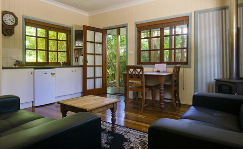Allumbah Pocket Cottages - Flights 29