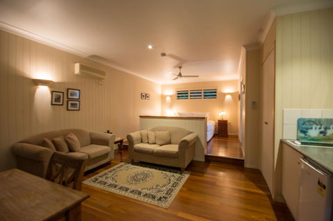 Allumbah Pocket Cottages - Flights 12