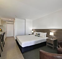 Smart Motels Bert Hinkler - Flights