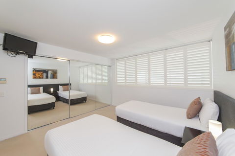 Echelon Apartments Yeppoon - Flights 13