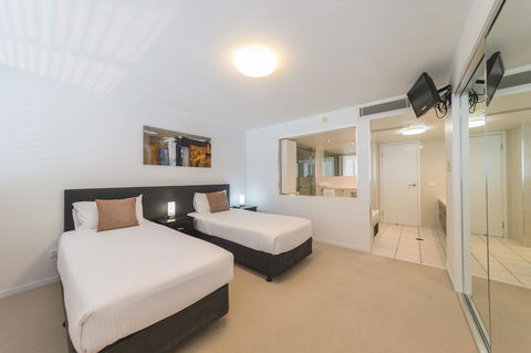 Echelon Apartments Yeppoon - Flights 12