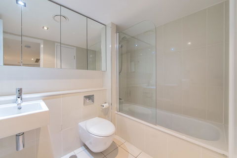 Echelon Apartments Yeppoon - Flights 25