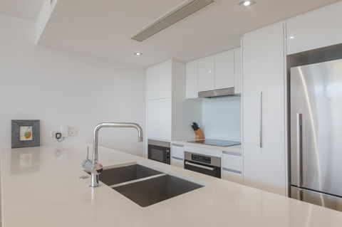 Echelon Apartments Yeppoon - Flights 14