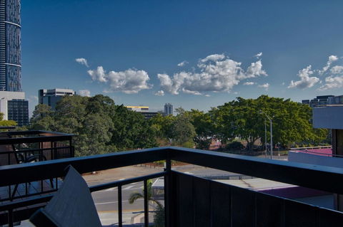 Soho Brisbane - Flights 9