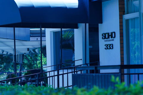 Soho Brisbane - Flights 11