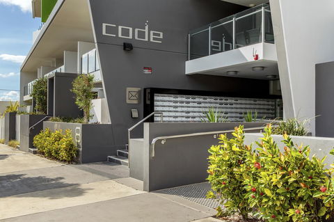 Code Apartments - Flights 14