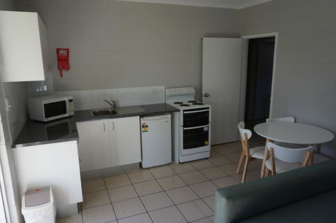 YAL Cairns - A Motel That Makes A Difference - Flights 26