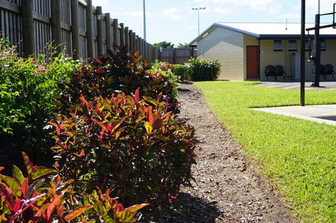 YAL Cairns - A Motel That Makes A Difference - Flights 40