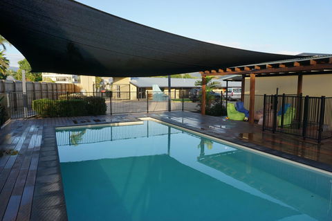 YAL Cairns - A Motel That Makes A Difference - Flights 28
