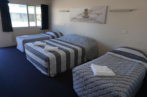 YAL Cairns - A Motel That Makes A Difference - Flights 1