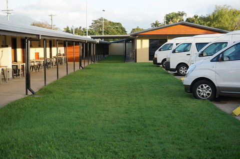 YAL Cairns - A Motel That Makes A Difference - Flights 33