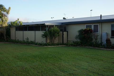 YAL Cairns - A Motel That Makes A Difference - Flights 44