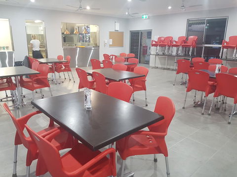 YAL Cairns - A Motel That Makes A Difference - Flights 9