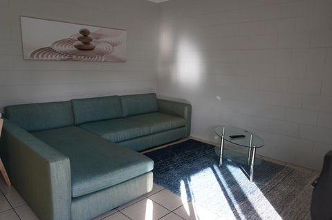 YAL Cairns - A Motel That Makes A Difference - Flights 22