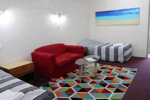 YAL Cairns - A Motel That Makes A Difference - Flights 18