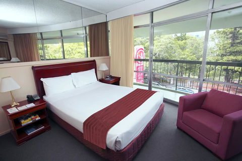 Madison Tower Mill Hotel - Flights 4
