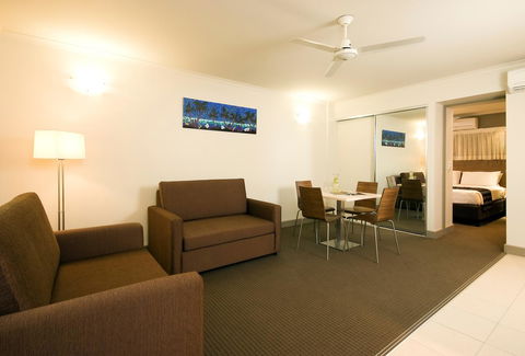Cairns Colonial Club Resort - Flights 28