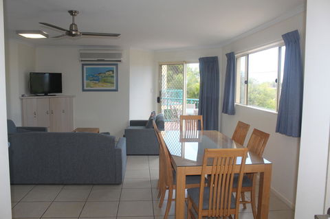 Coolum Beach Getaway Resort - Flights 21
