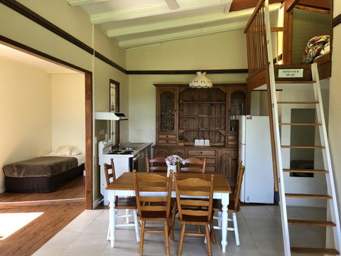 Montville Holiday Apartments - Flights 13