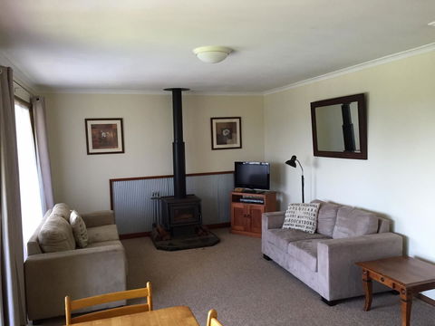 Montville Holiday Apartments - Flights 19