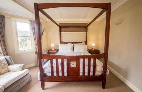 Wattle Grove Homestead Bed & Breakfast - Flights 1