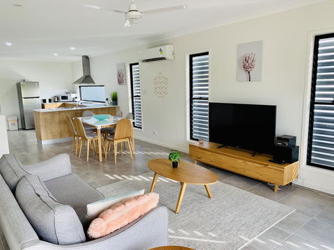 WHITSUNDAY Brand New Townhouse Close To Boardwalk - Flights 0
