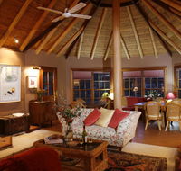 Wildwood Guesthouse - Flights