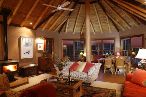 Wildwood Guesthouse - Flights 0
