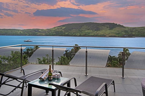 Yacht Club Villa 33 - Serenity - 4 Bedroom 4 Bathroom House Ocean Views 2 Buggies - Flights 3