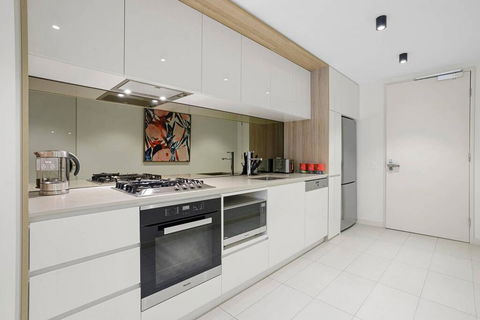 YARRA - YARRA Toorak Rd & Chapel St. Pool, Gym & Parking - Flights 3