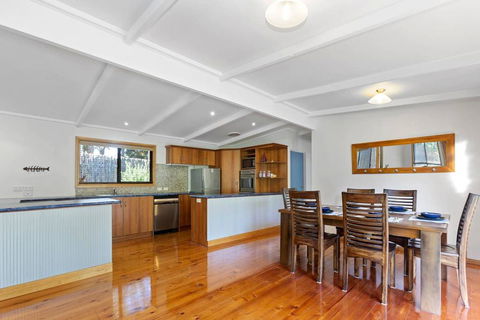 YARRABEE - The Perfect Getaway! - Flights 1
