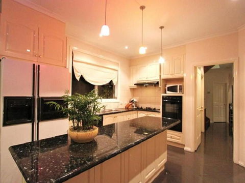 Abbotsford Private Rooms & Pods - 15 Charles Homestay - Flights 3