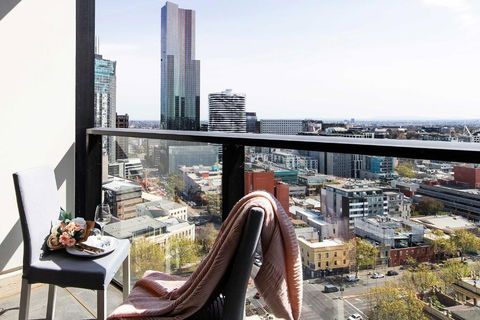 A 2BR Apt Near Melbourne Central Amazing Views - Flights 0