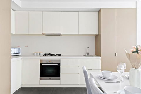 A 2BR Apt Near Melbourne Central Amazing Views - Flights 2