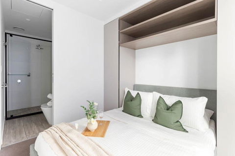 A 2BR Apt Near Melbourne Central & QV Market - Flights 1