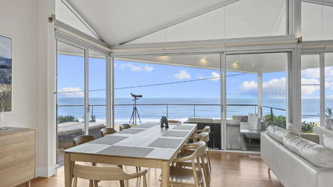 A Beachside Getaway - 8 - Flights 0