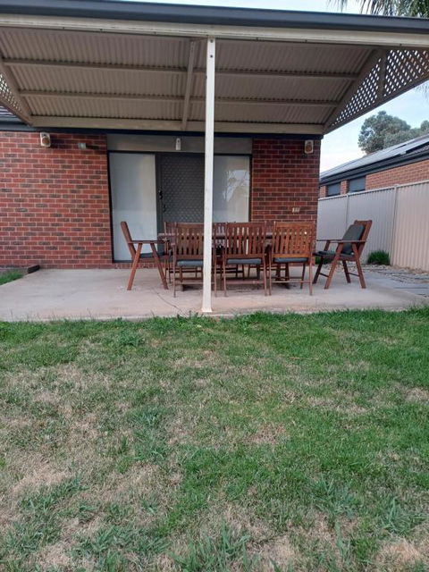 A Beautiful And Spacious Home. - Flights 2