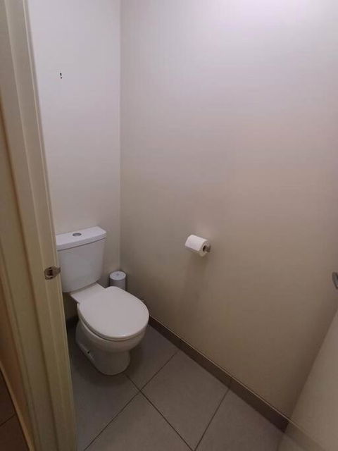 A Beautiful And Spacious Home. - Flights 4