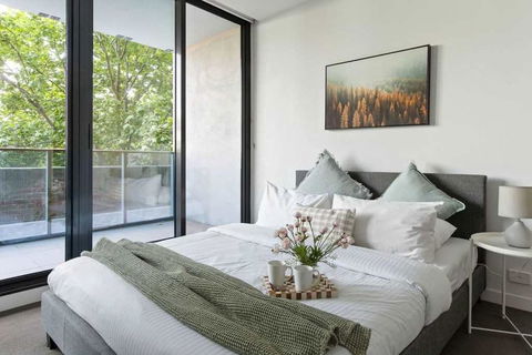 A Central Apt Right Next To Southern Cross - Flights 0