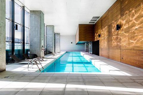 A Chic 2BR Home Near Southern Cross City Views - Flights 1