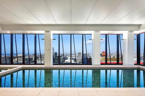A Chic & Comfy 2BR Apt On Collins With City Views - Flights 2