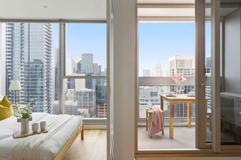 A Comfy 2BR Apt W City Views Near Southern Cross - Flights 0